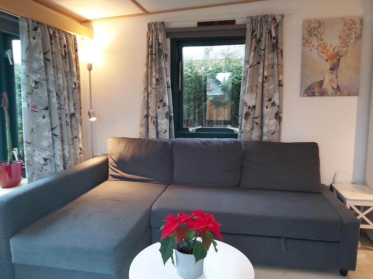 Comfortabel En Gezellig Familie Chalet Tot 6 Personen Op De Veluwe Bungalowpark De Kern Putten Exterior foto
