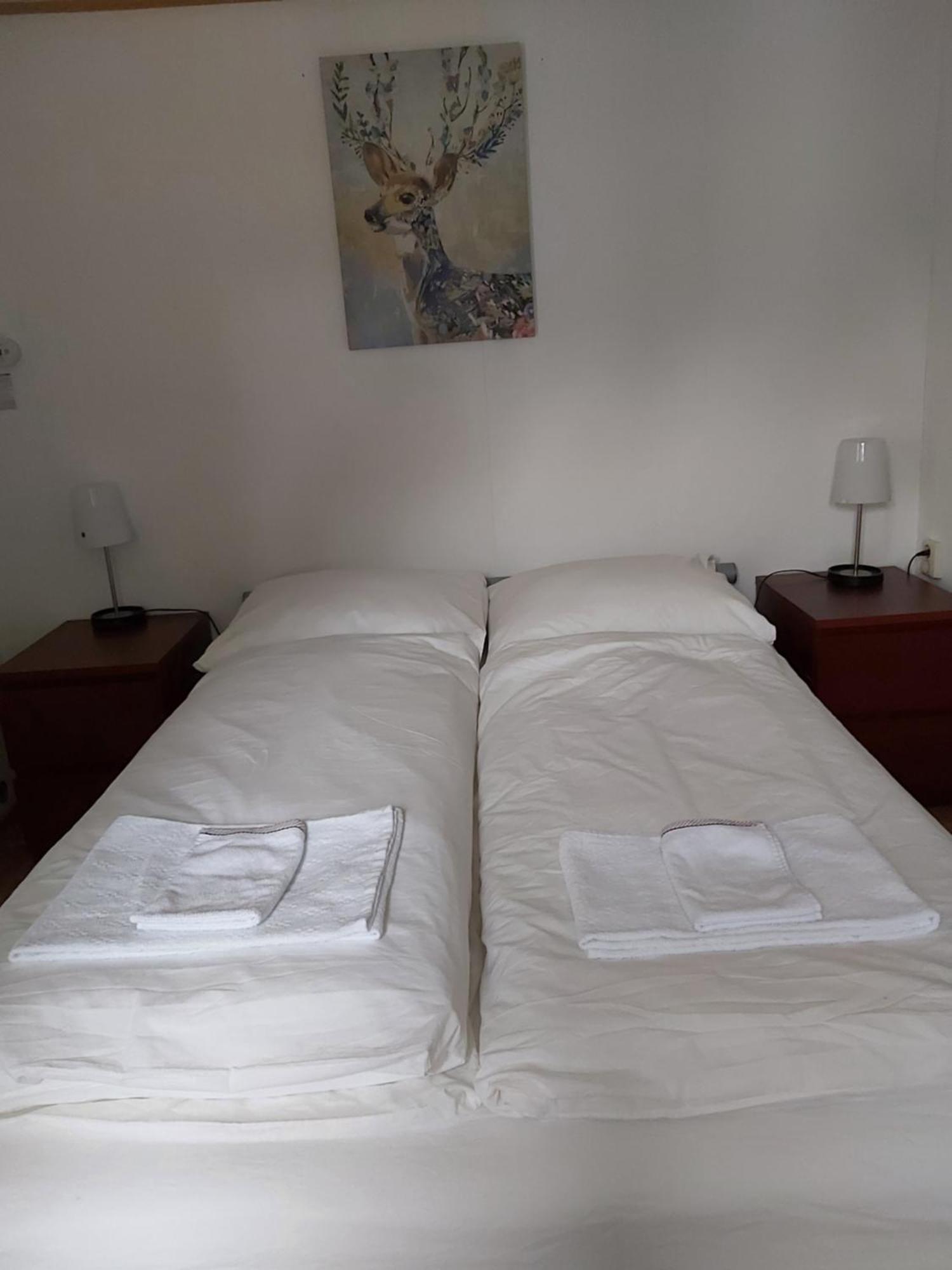 Comfortabel En Gezellig Familie Chalet Tot 6 Personen Op De Veluwe Bungalowpark De Kern Putten Exterior foto